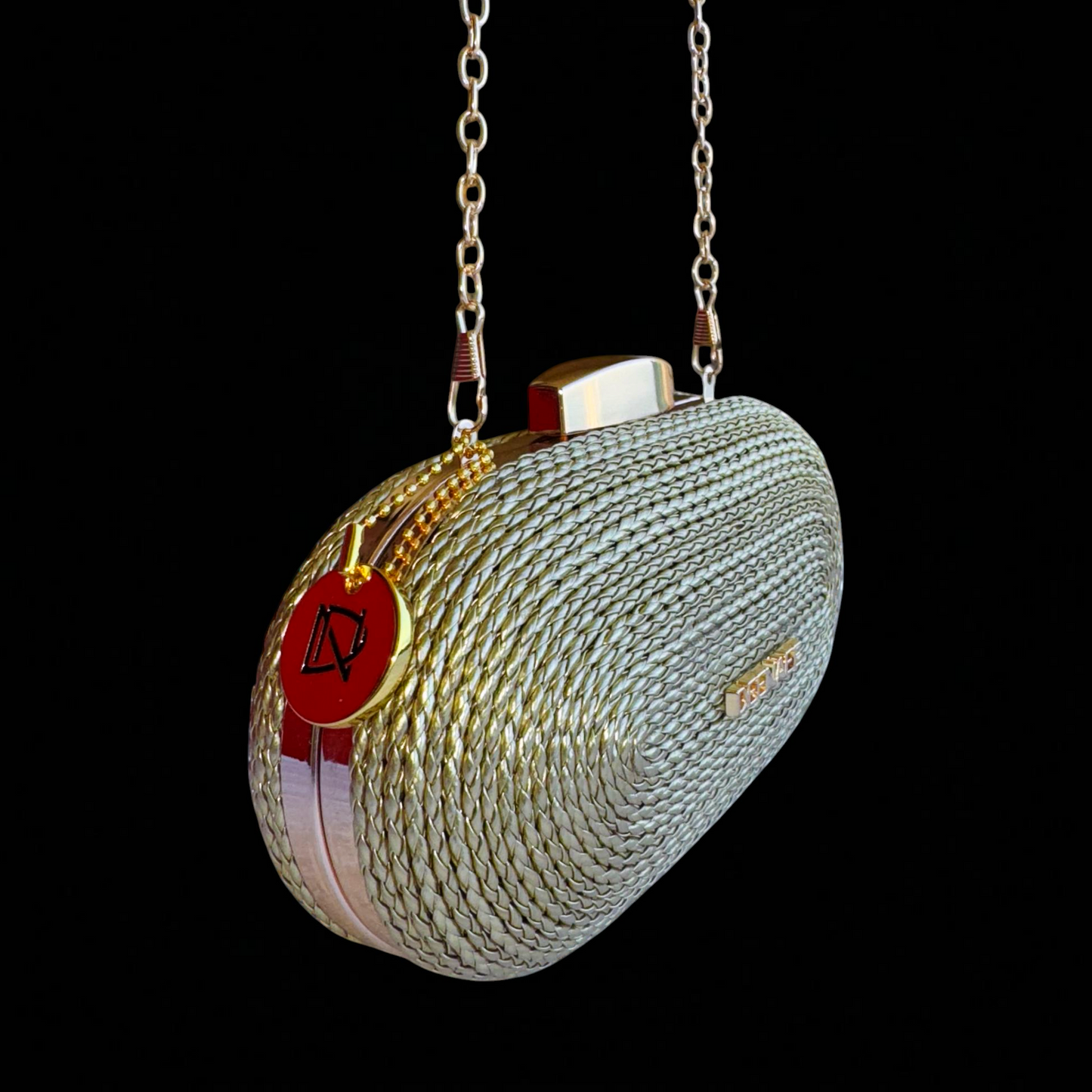 The Oval Head Clutch