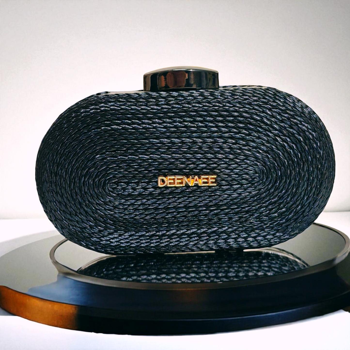 The Oval Head Clutch