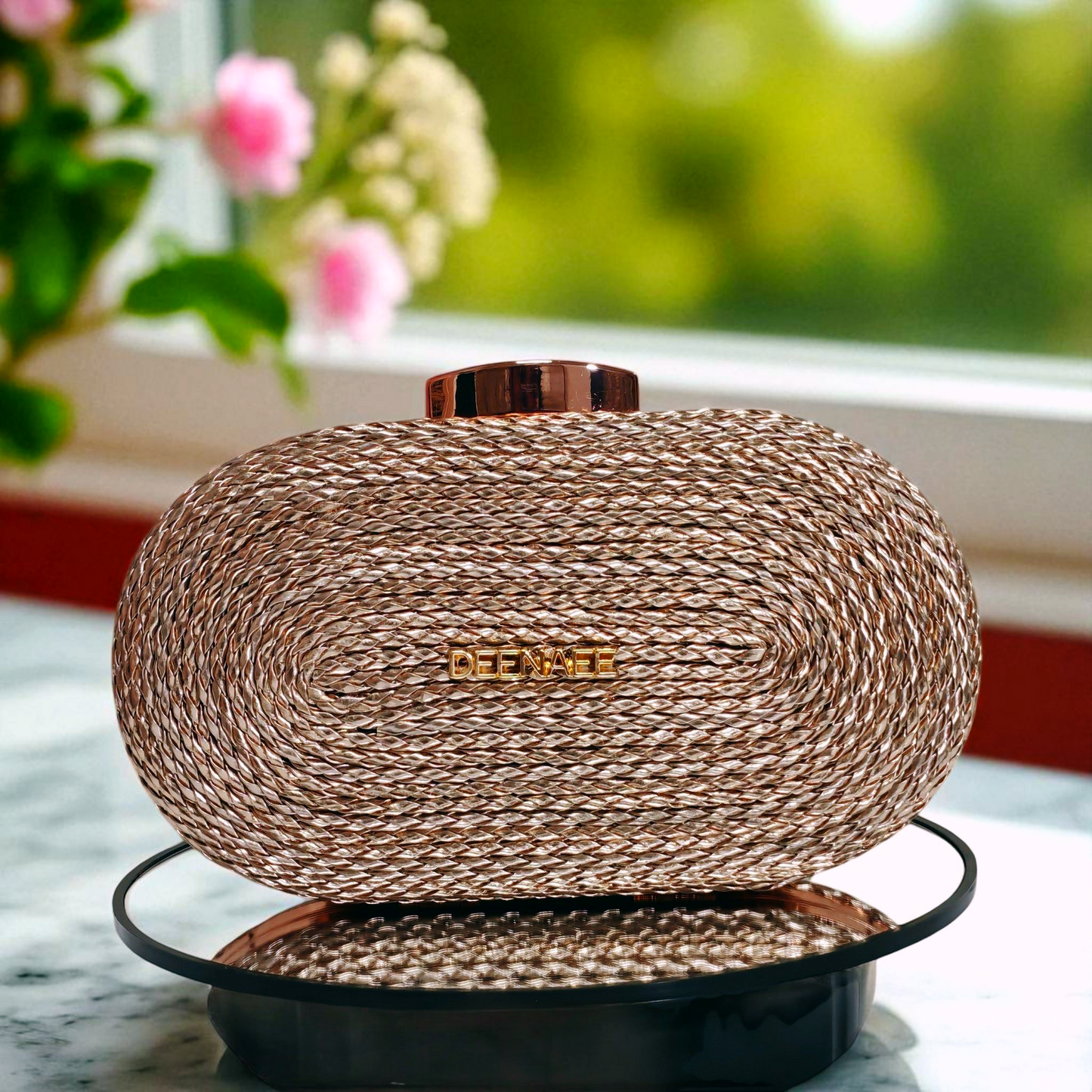 The Oval Head Clutch